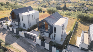 245.500 EUR