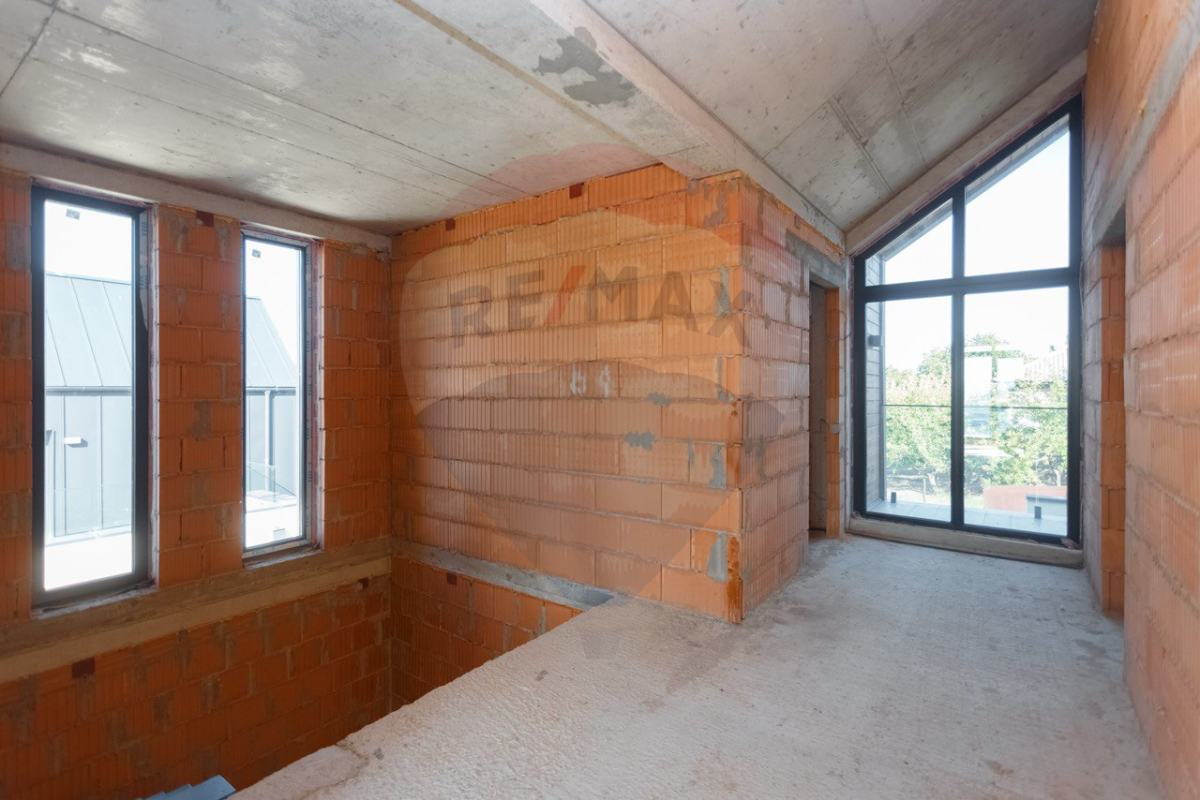 245.500 EUR