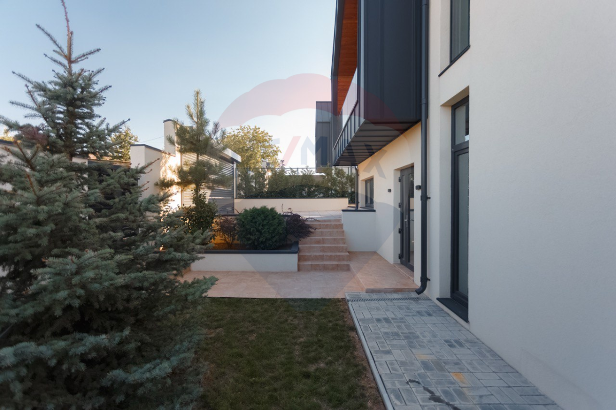 245.500 EUR