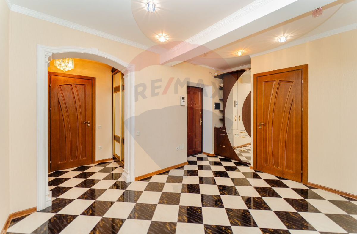 650 EUR