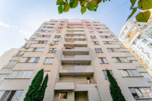 650 EUR