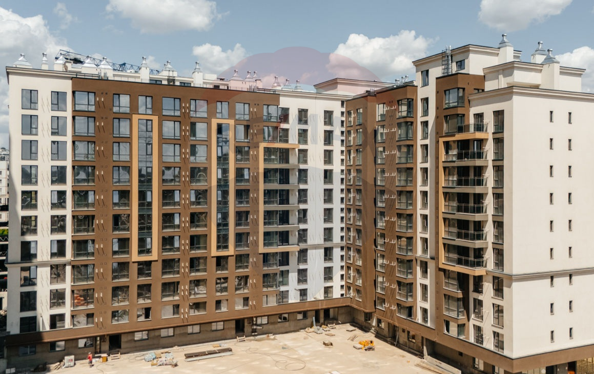 69.900 EUR