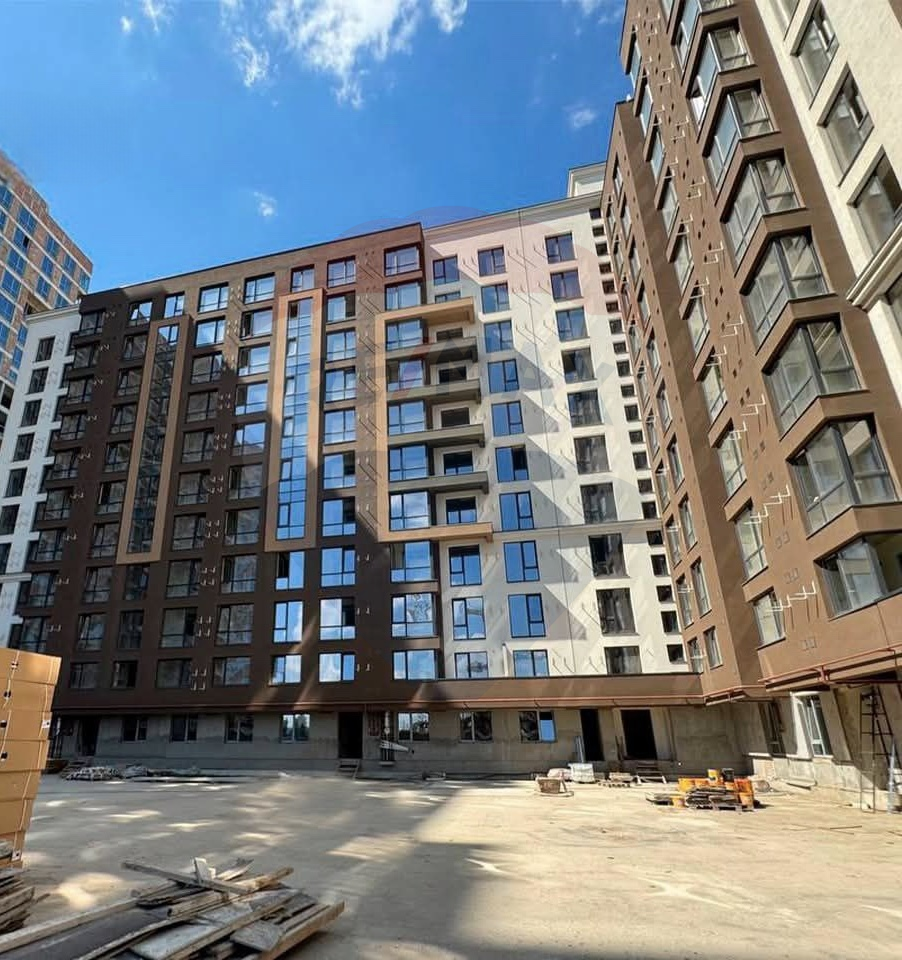 69.900 EUR