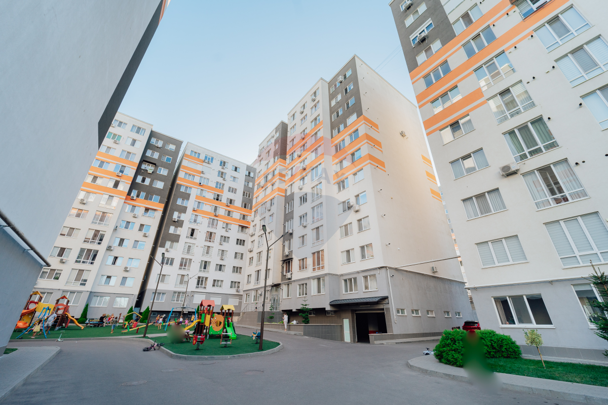 110.000 EUR