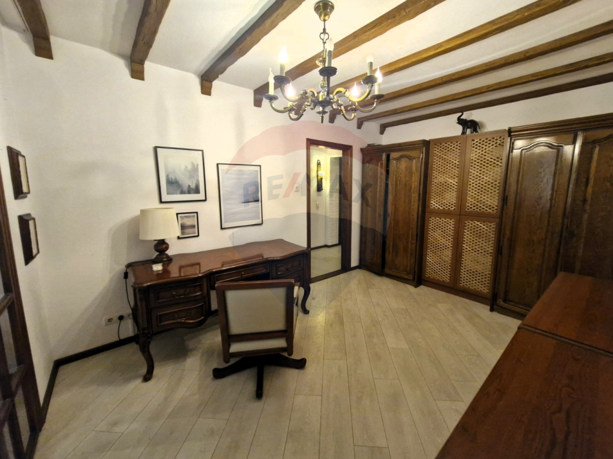 114.900 EUR