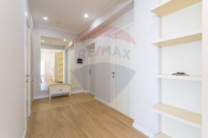 239.900 EUR