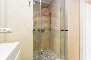 239.900 EUR