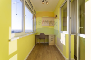 239.900 EUR