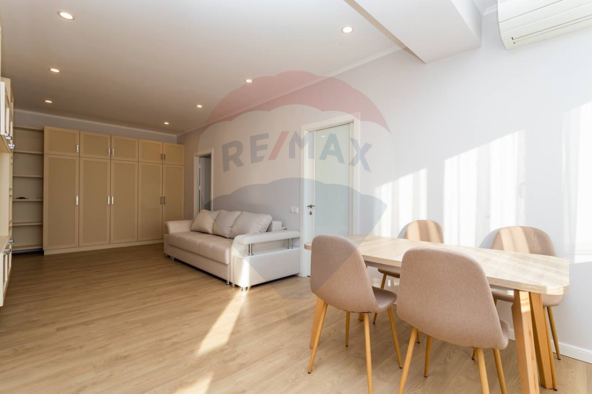 239.900 EUR
