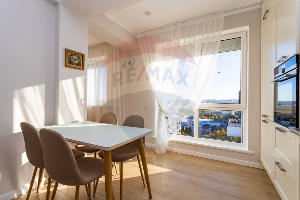 239.900 EUR