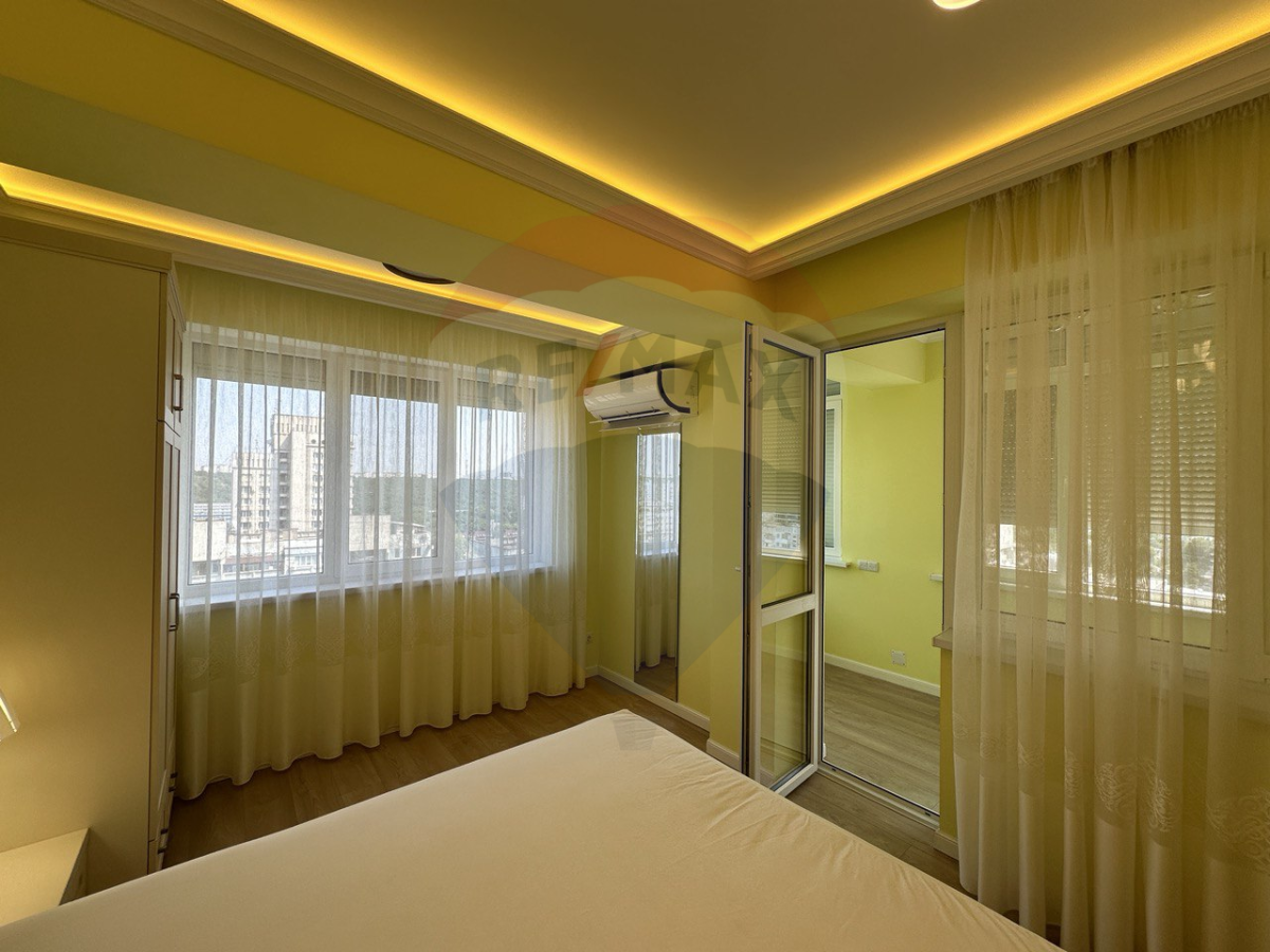 239.900 EUR