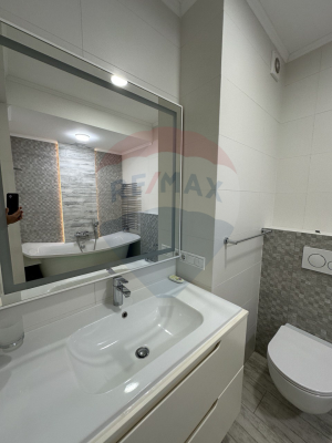 239.900 EUR