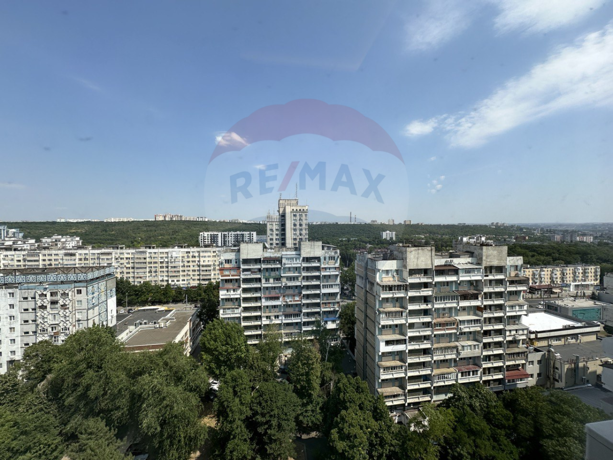 239.900 EUR