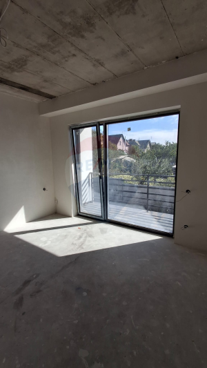 135.000 EUR