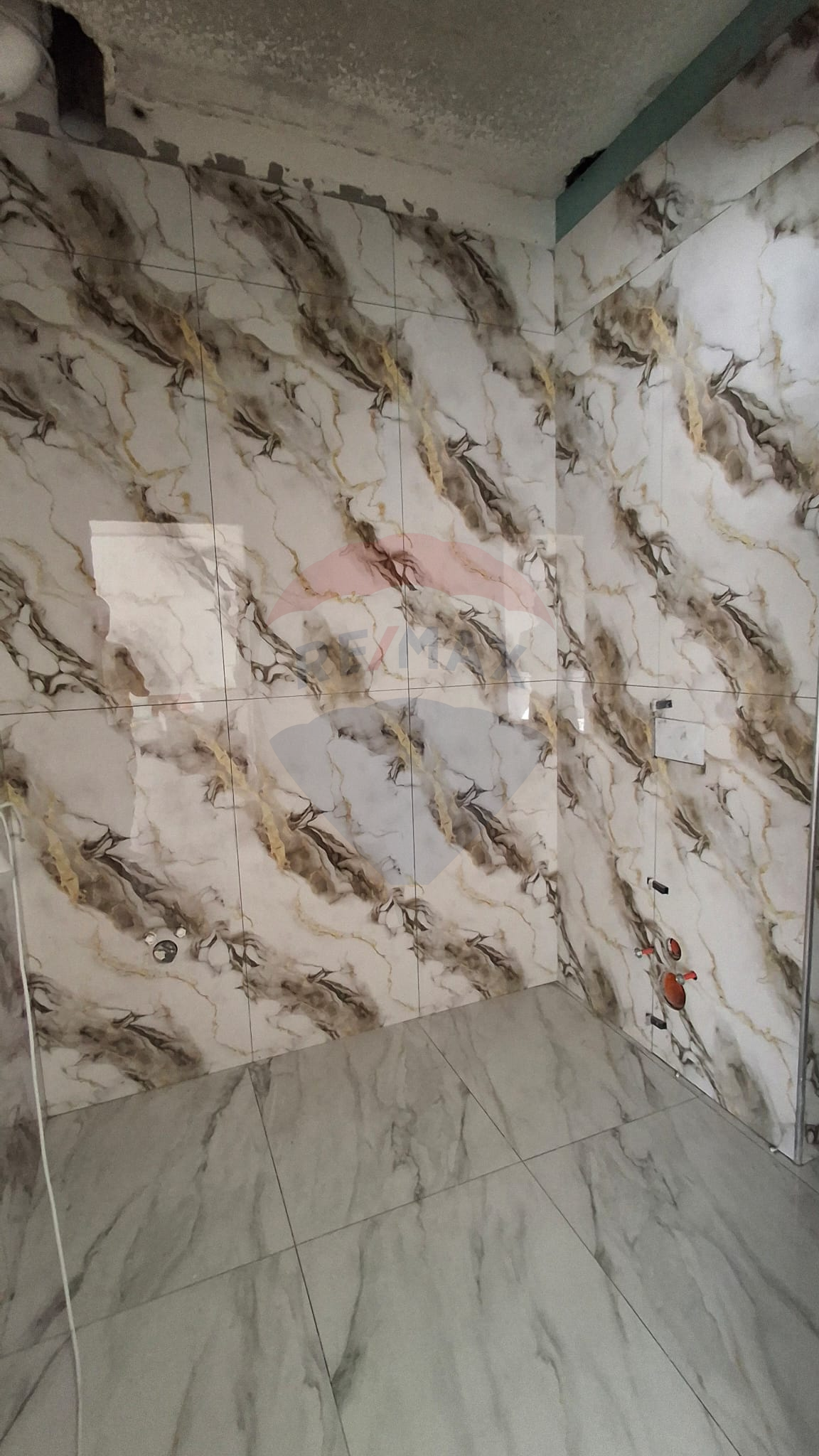 135.000 EUR