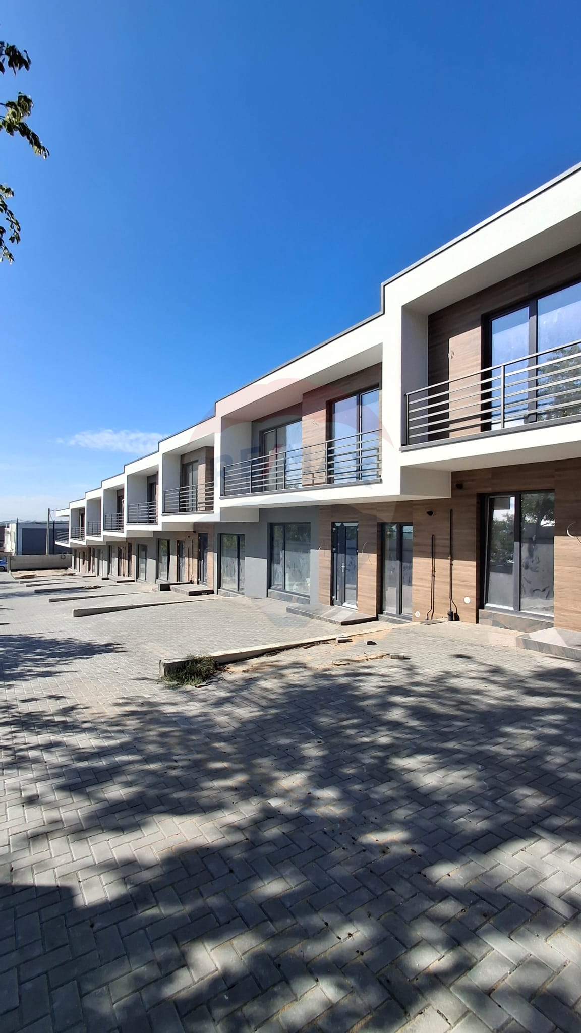 135.000 EUR