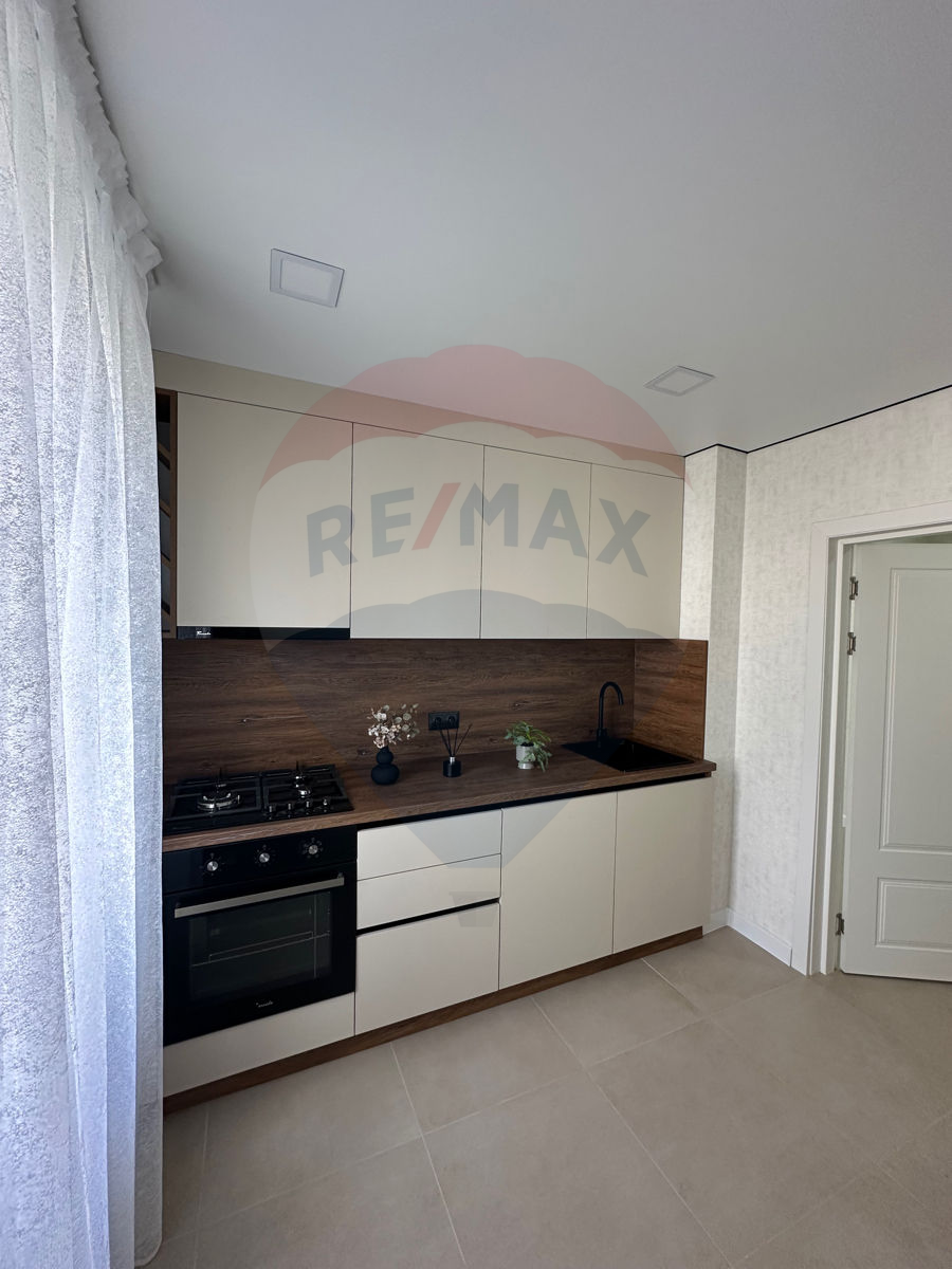 92.900 EUR