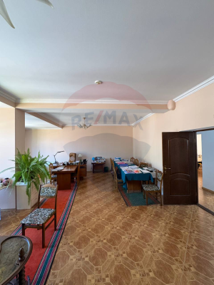 845.500 EUR