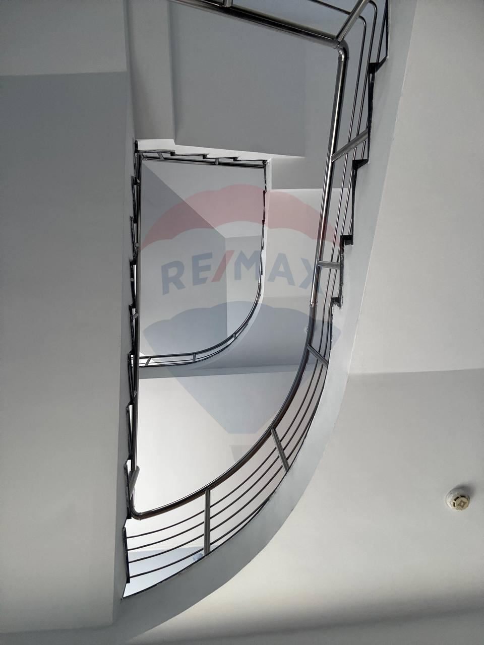 845.500 EUR