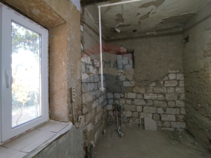 76.000 EUR