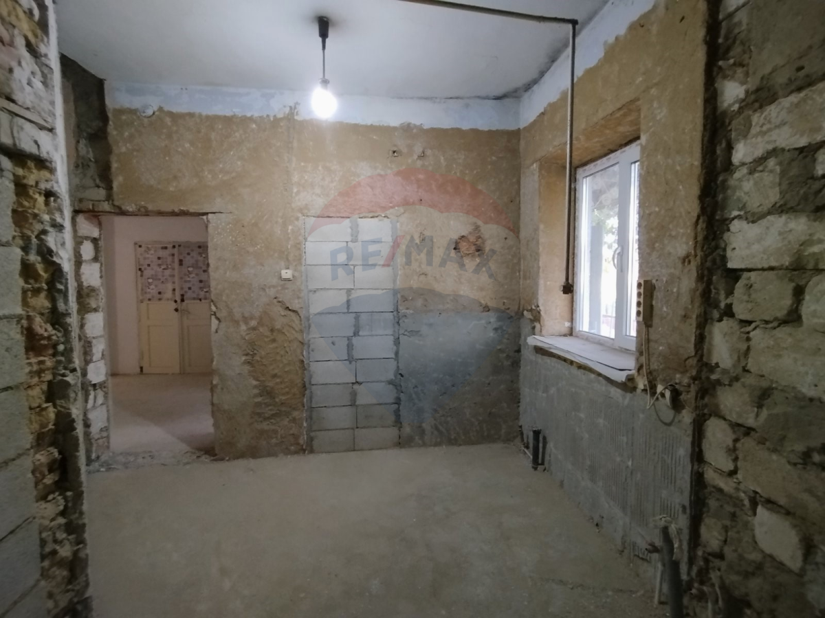 76.000 EUR