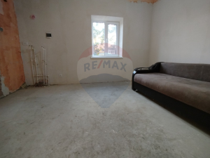 76.000 EUR