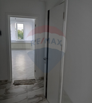 2.700 EUR