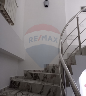 2.700 EUR