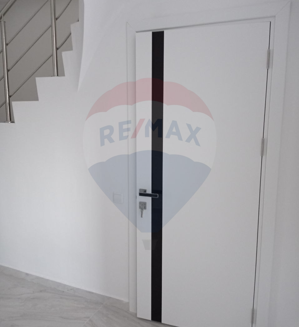 2.700 EUR