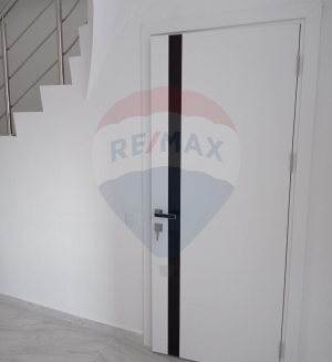 2.700 EUR