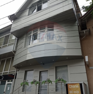 2.700 EUR