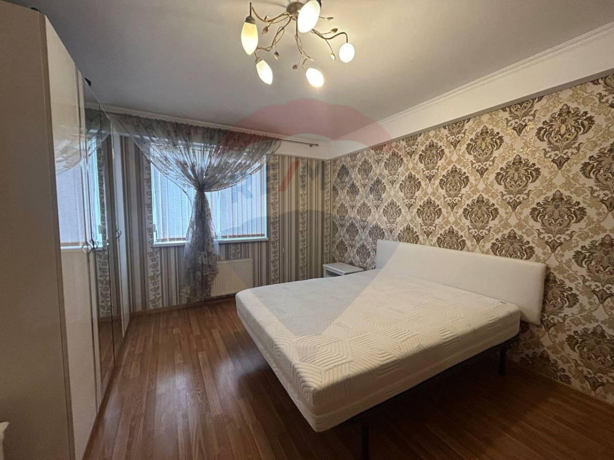 650 EUR