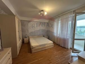 650 EUR