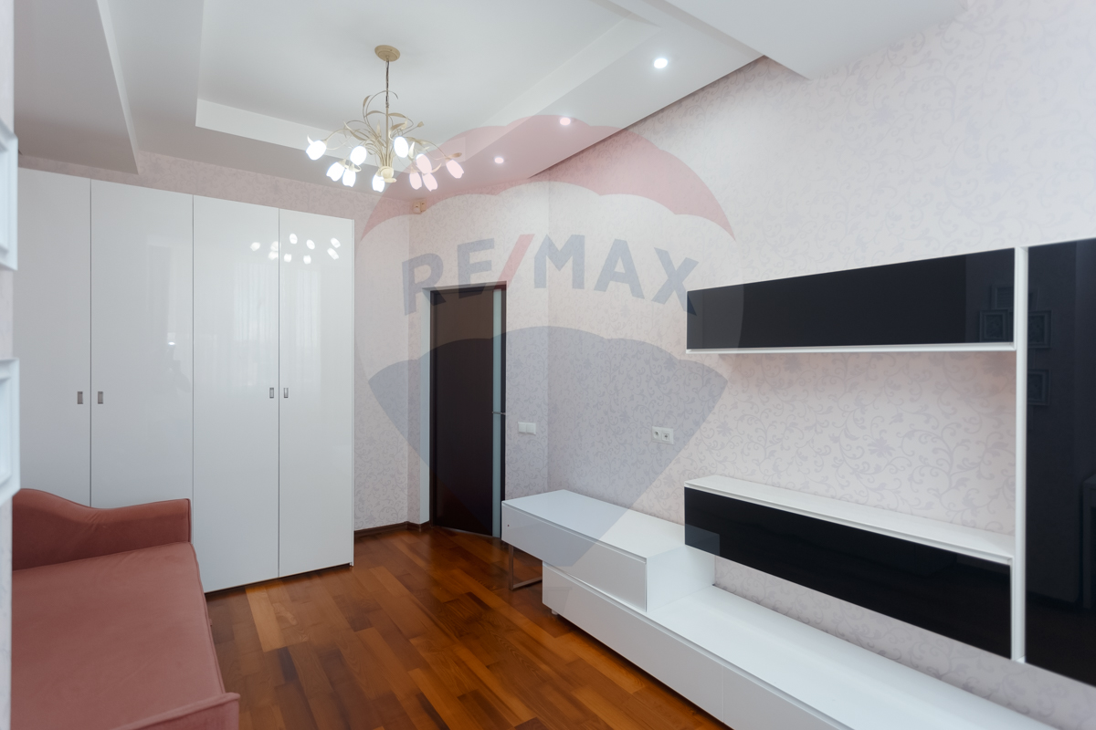 229.000 EUR