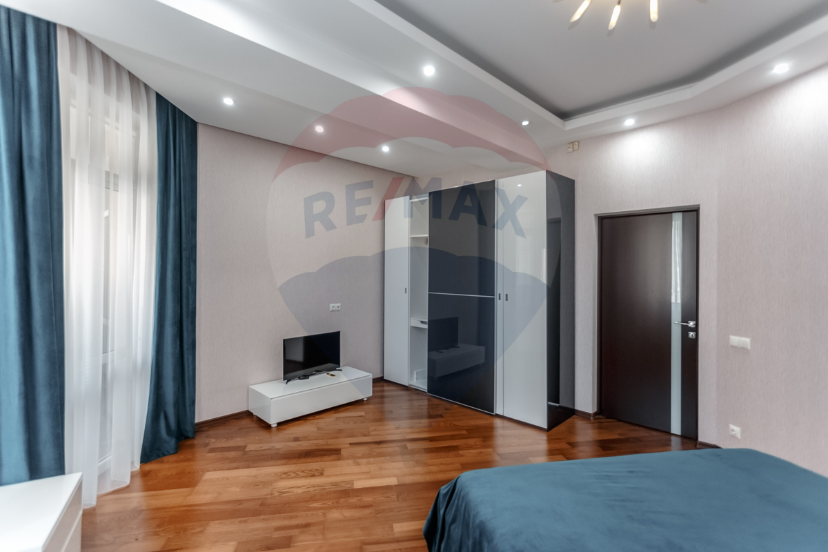 229.000 EUR