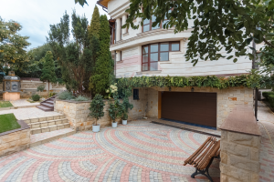 780.000 EUR