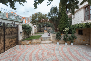 780.000 EUR