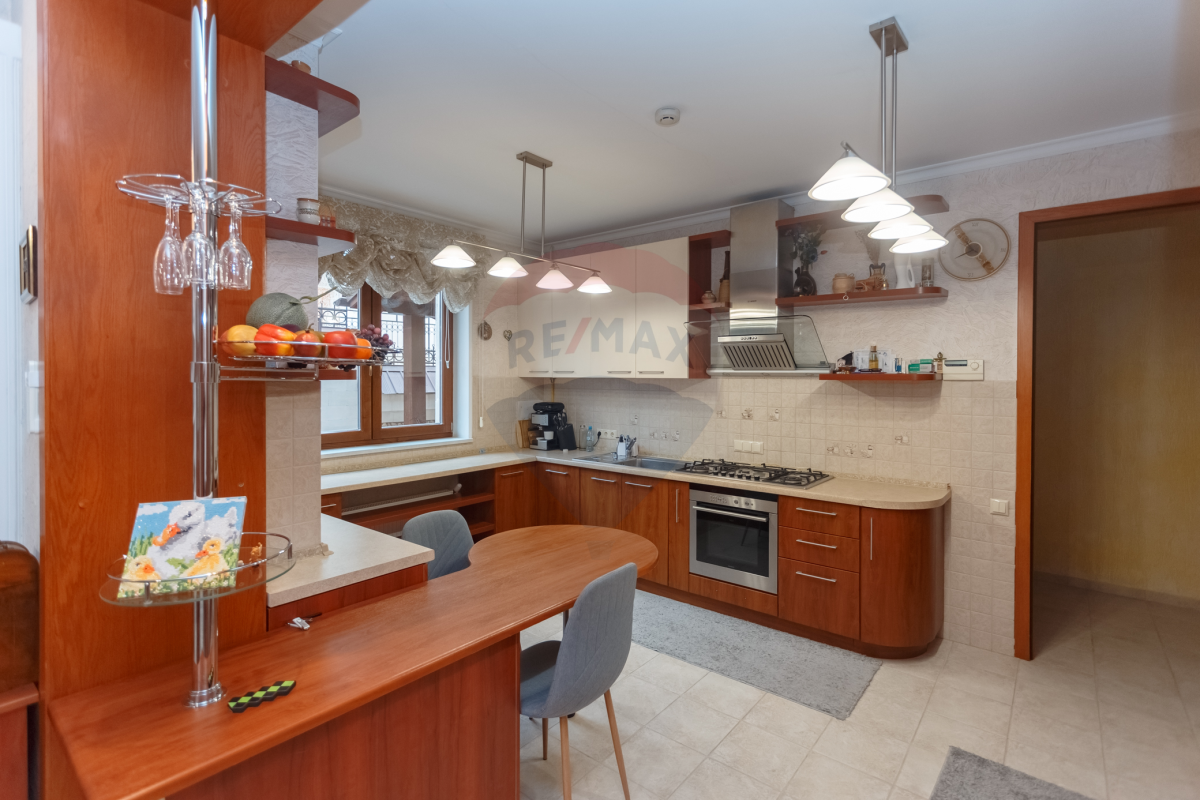 780.000 EUR