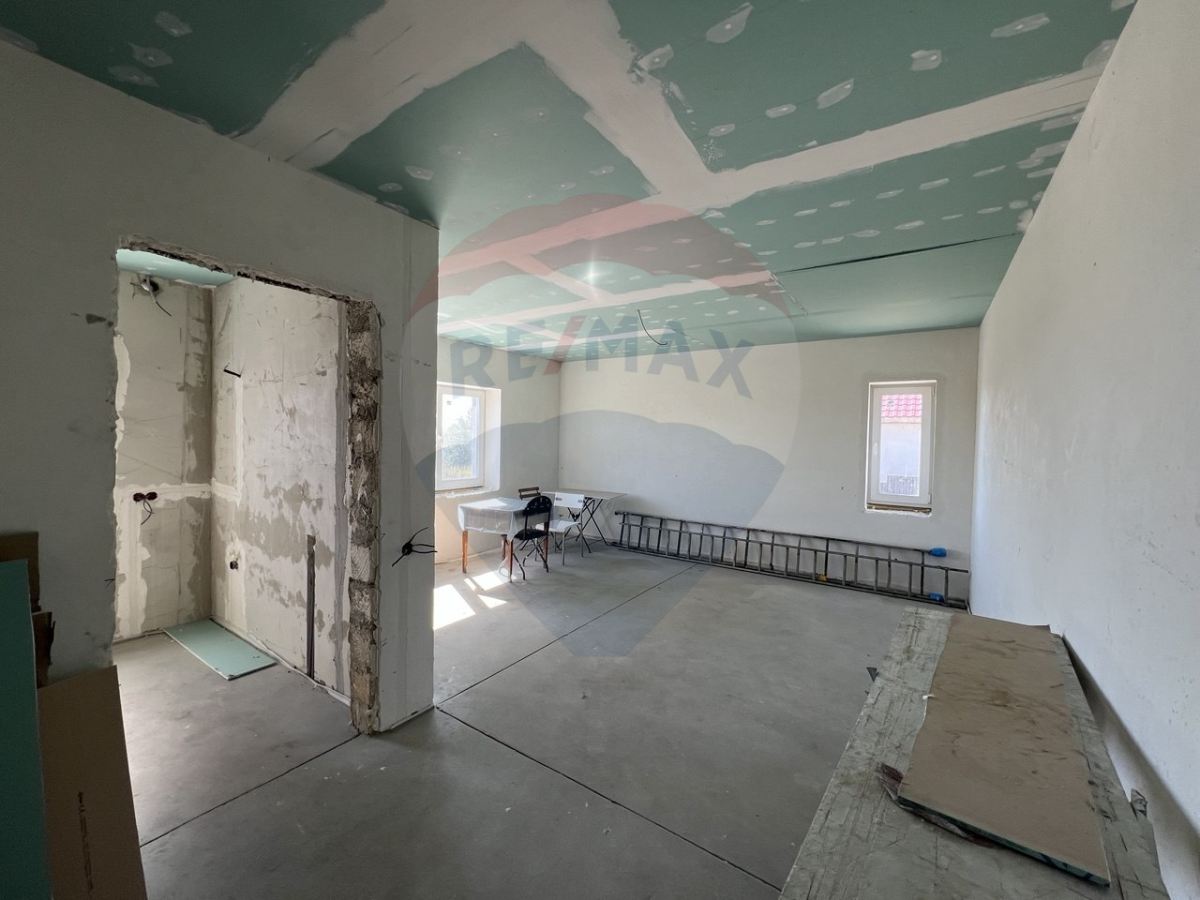135.000 EUR