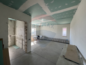135.000 EUR