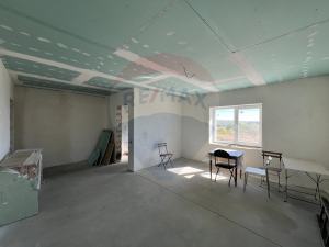 135.000 EUR
