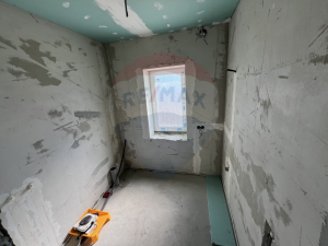 135.000 EUR