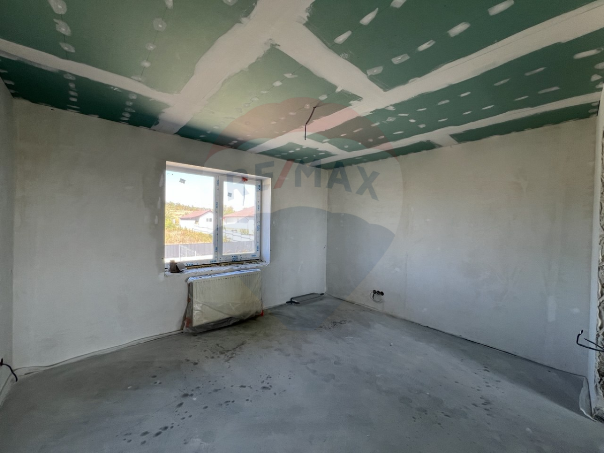135.000 EUR