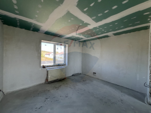 135.000 EUR