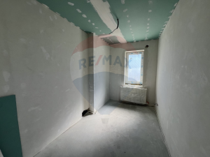 135.000 EUR