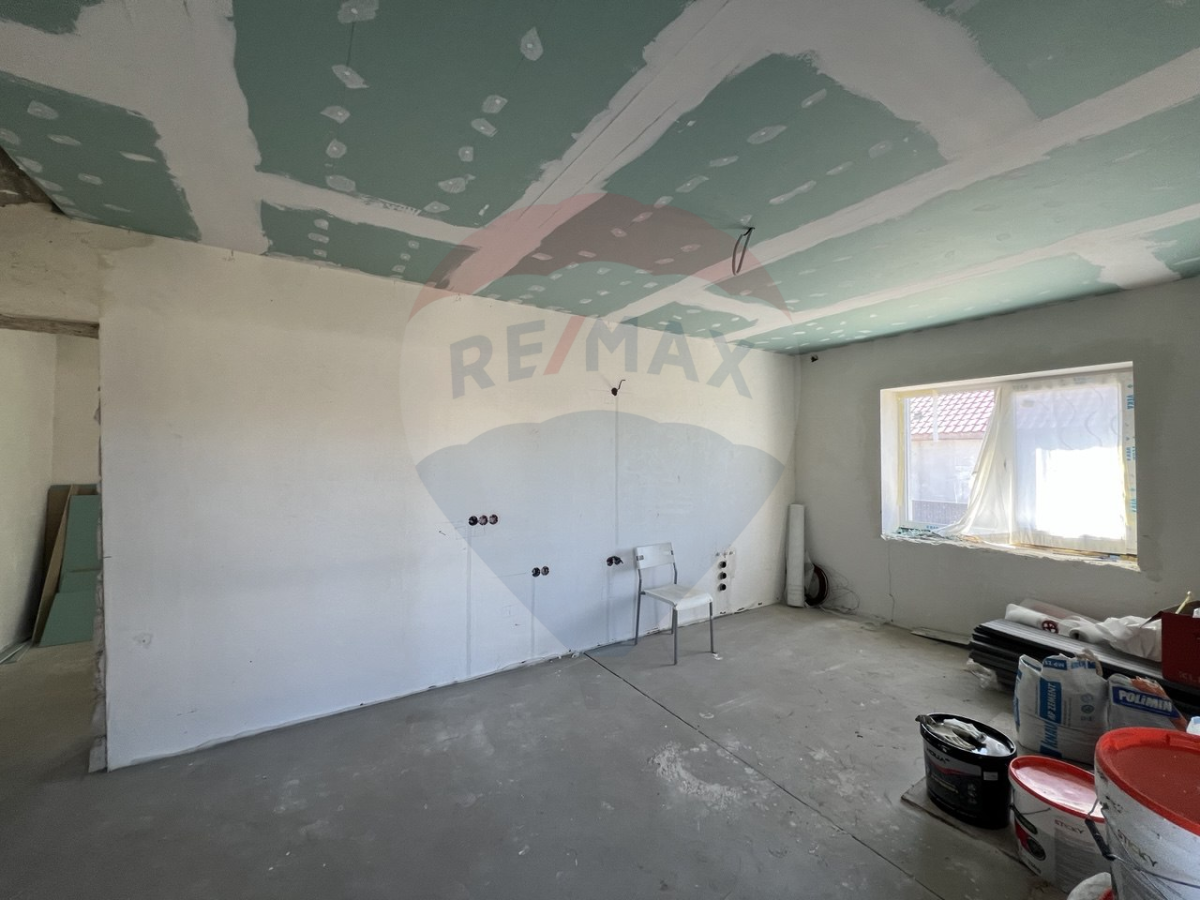 135.000 EUR