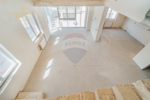 135.000 EUR