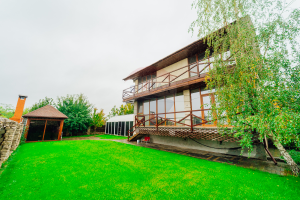 1.600 EUR