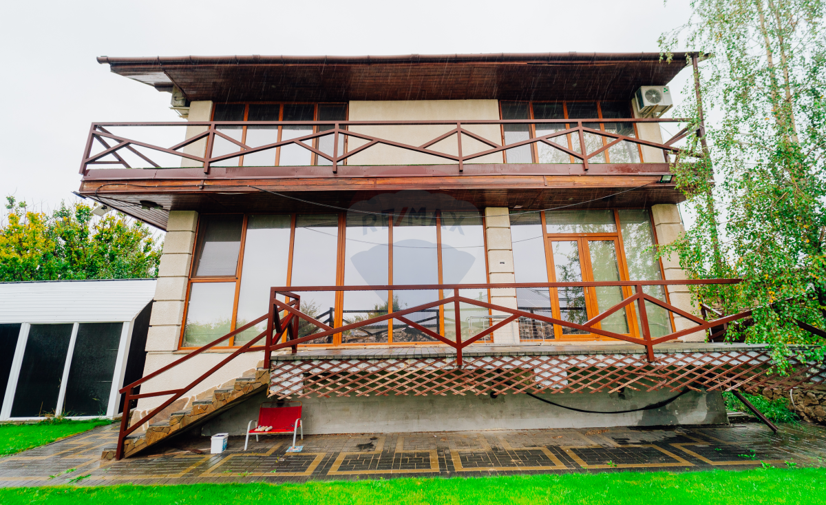 1.600 EUR