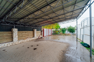 1.600 EUR
